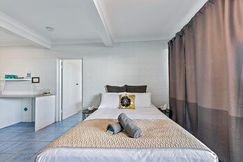 airlie sun and sand accommodation 3