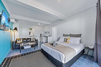 airlie sun and sand accommodation 3