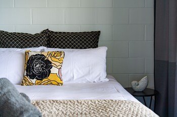 airlie sun and sand accommodation 3