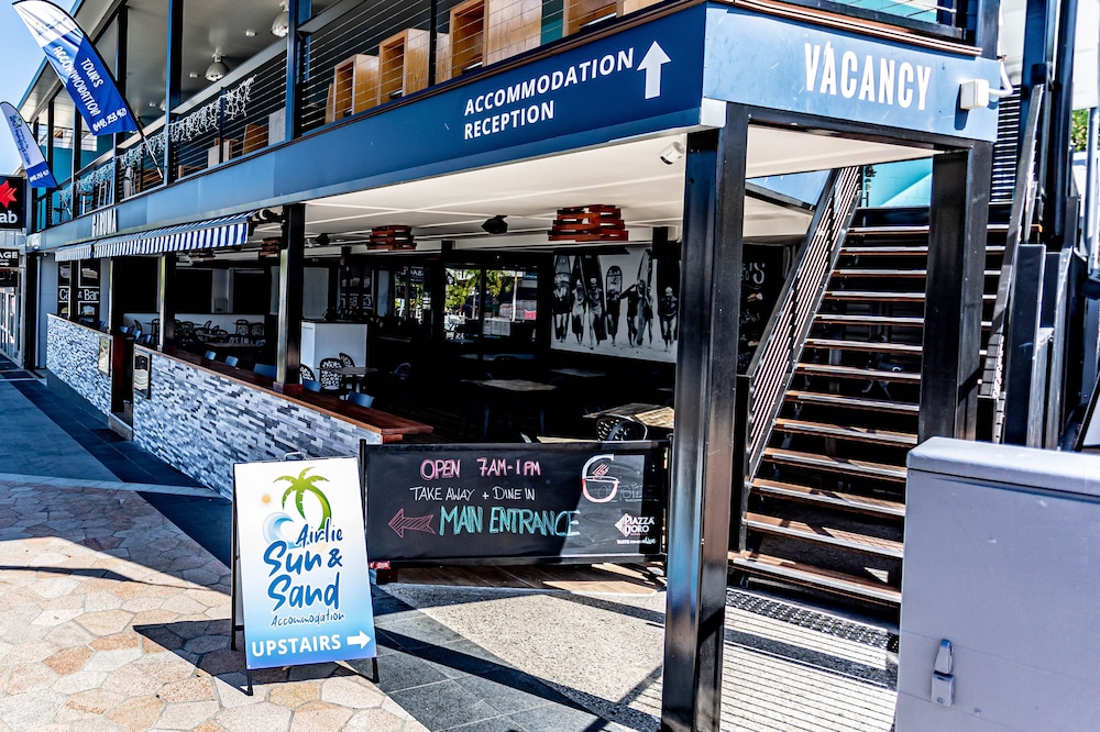 airlie sun and sand accommodation 3