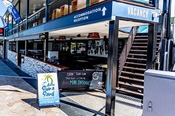 airlie sun and sand accommodation 3