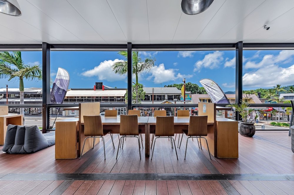 airlie sun and sand accommodation 3