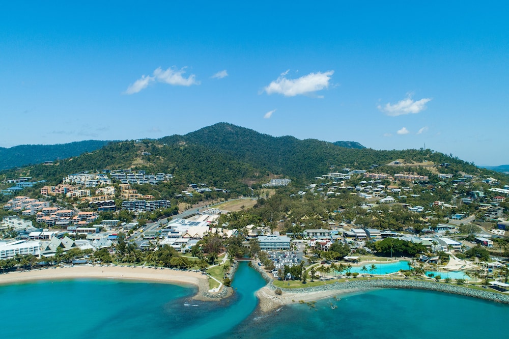airlie beach