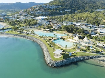 airlie beach