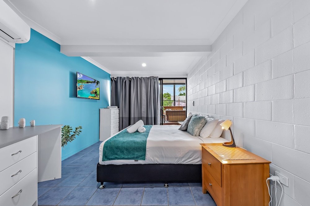 airlie sun and sand accommodation studio 1