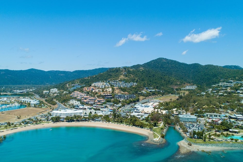 airlie sun and sand accommodation studio 1