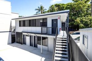 airlie sun and sand accommodation studio 1