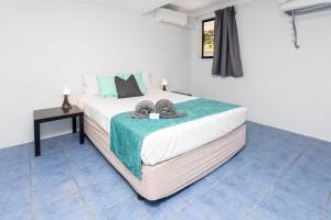 airlie sun and sand accommodation studio 1
