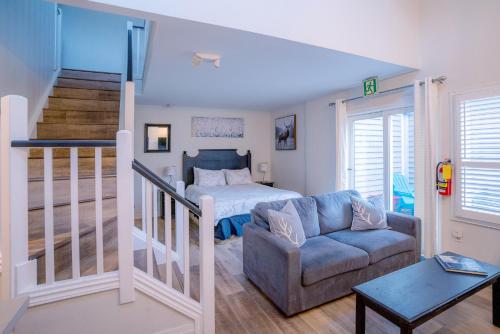 loft with a view of blue free wifi linens and towels included