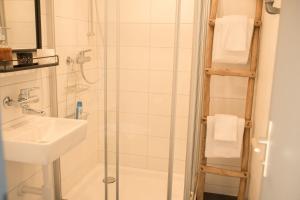 no8 boutique hotel self check in