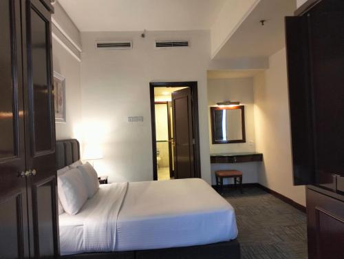 times square suites kuala lumpur by luxhouz
