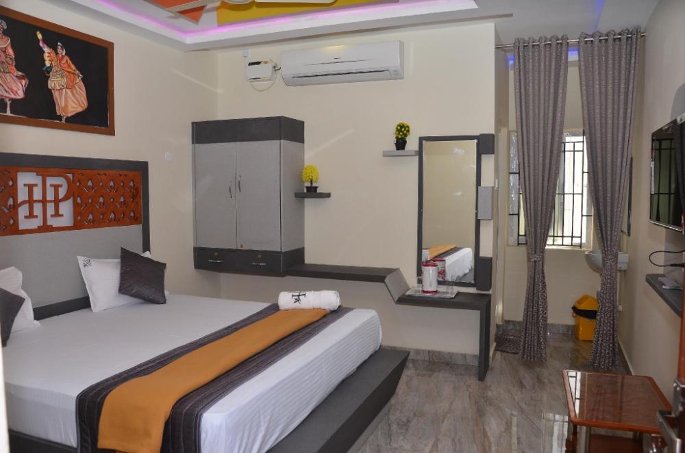 hotel panchavarnaa
