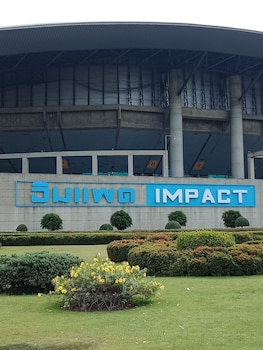 impact don mueang bangkok guest house for 3 pax