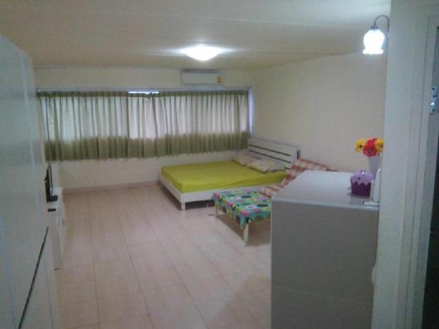 impact don mueang bangkok guest house for 3 pax