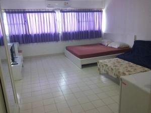 impact don mueang bangkok guest house for 3 pax