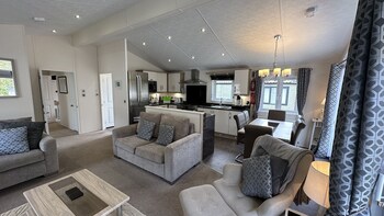 escape holidays limited