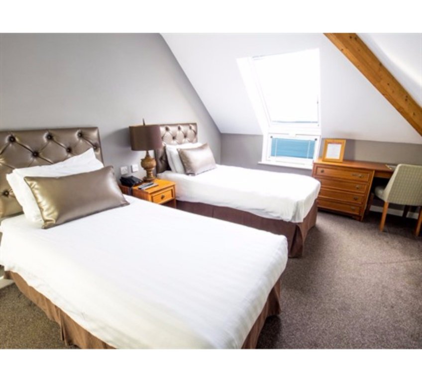 the old red lion inn