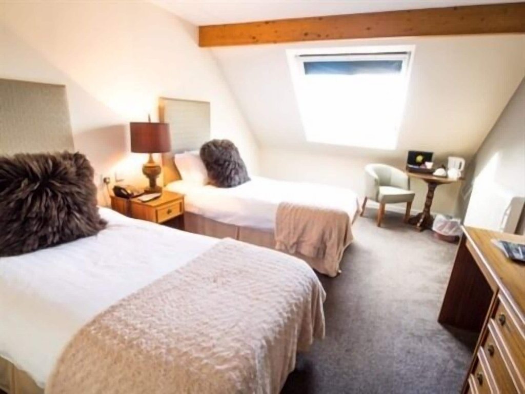 the old red lion inn