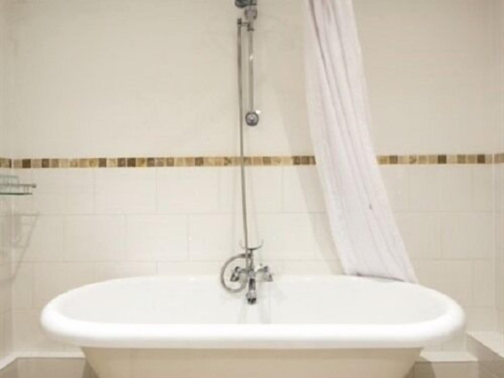 the old red lion inn