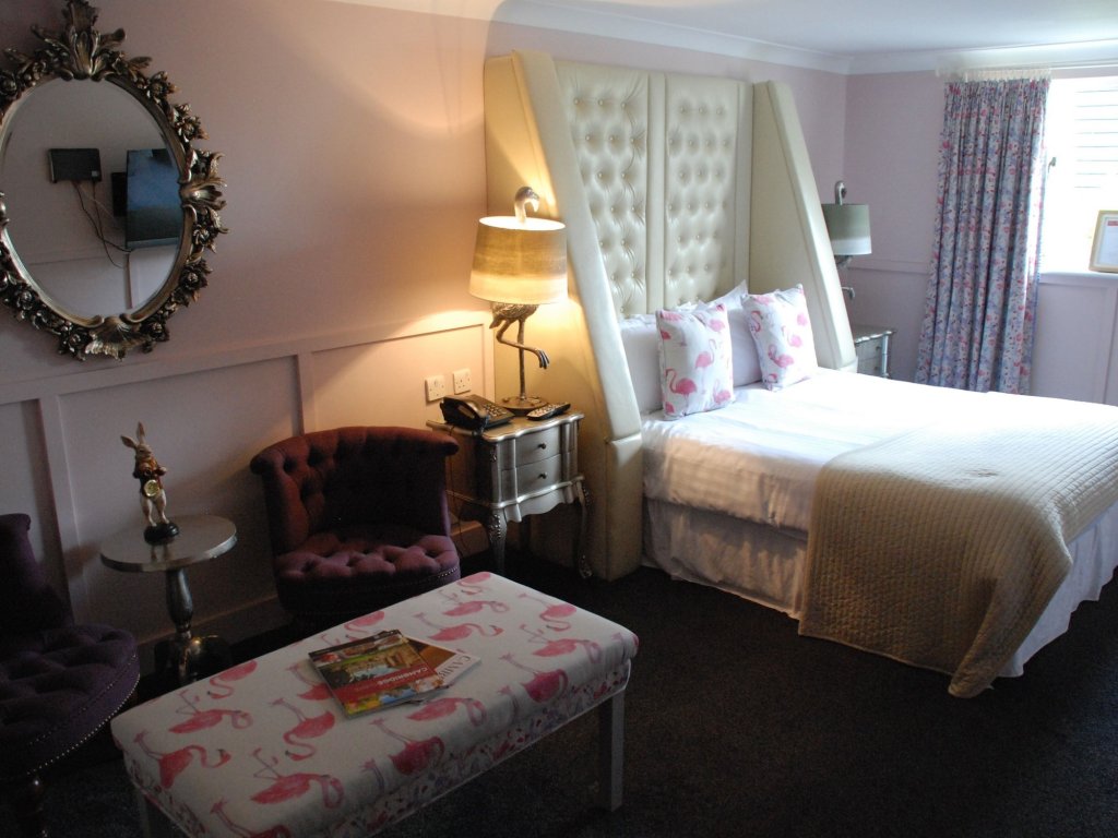 the old red lion inn