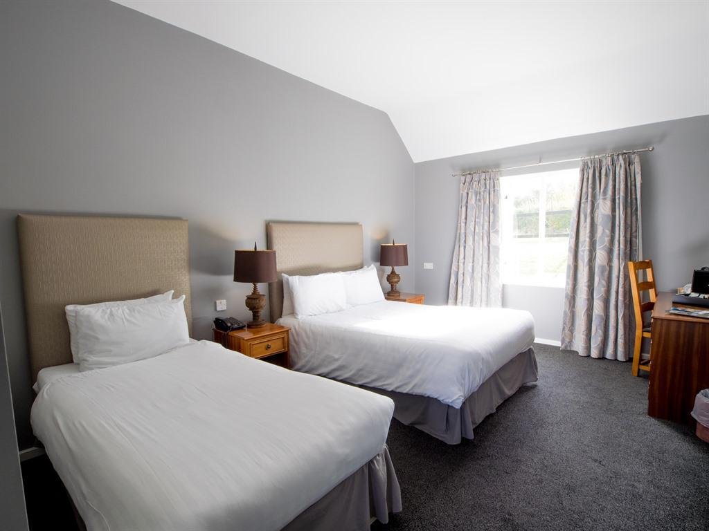 the old red lion inn