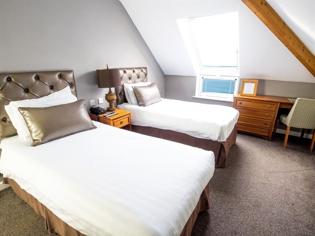 the old red lion inn