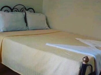 clinton hotel kikuyu