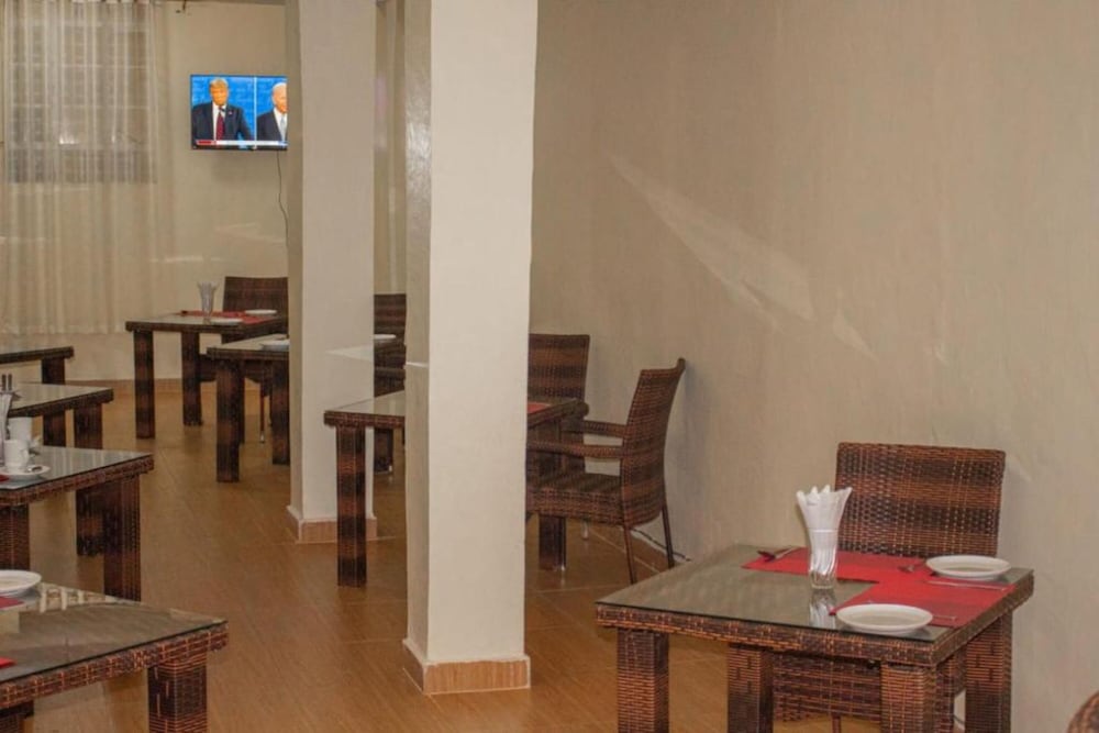 clinton hotel kikuyu