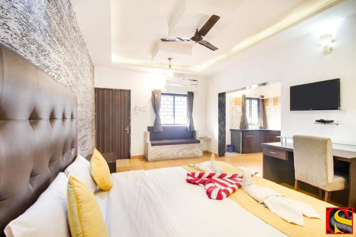 candolim sands