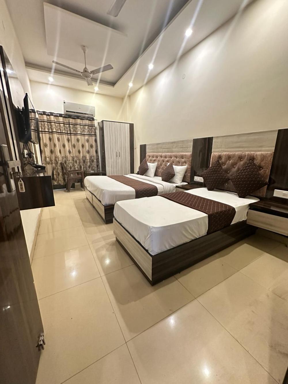 hotel festival at delhi airport