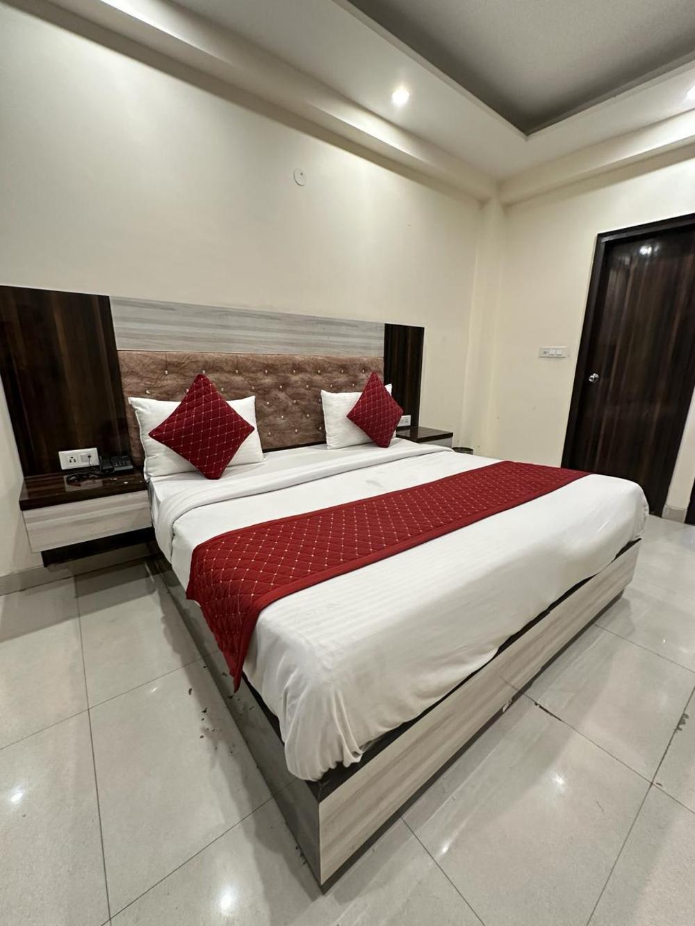 hotel festival at delhi airport