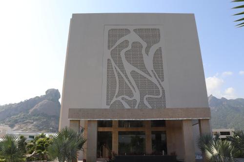 hillcrest hotel and resort