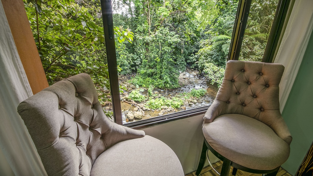cabanas rio escondido en la fortuna