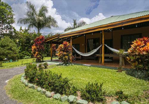 cabanas rio escondido en la fortuna