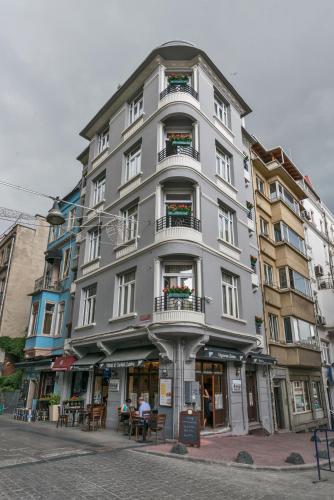 iq houses