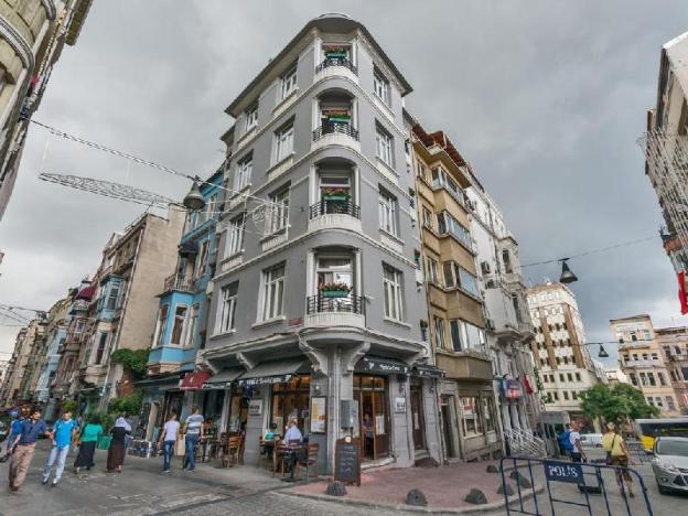 iq houses