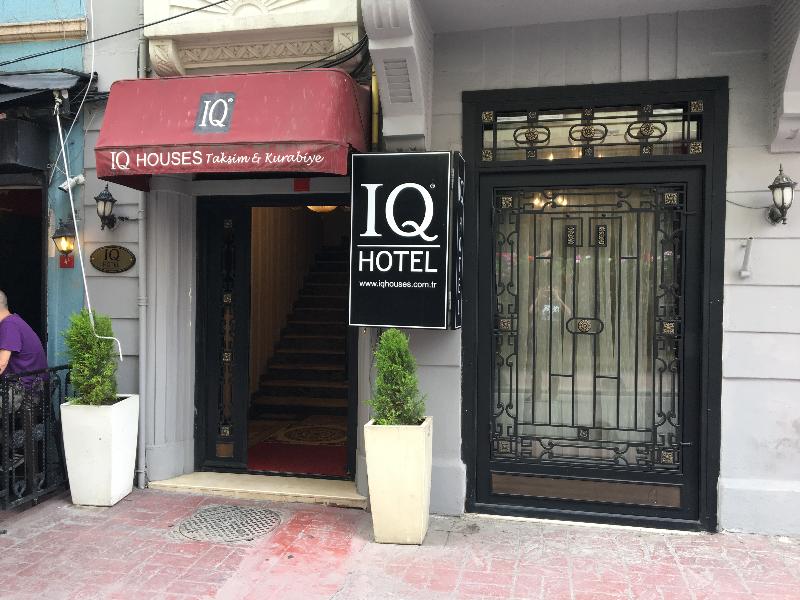 iq houses
