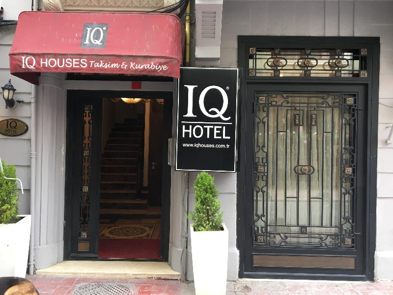 iq houses