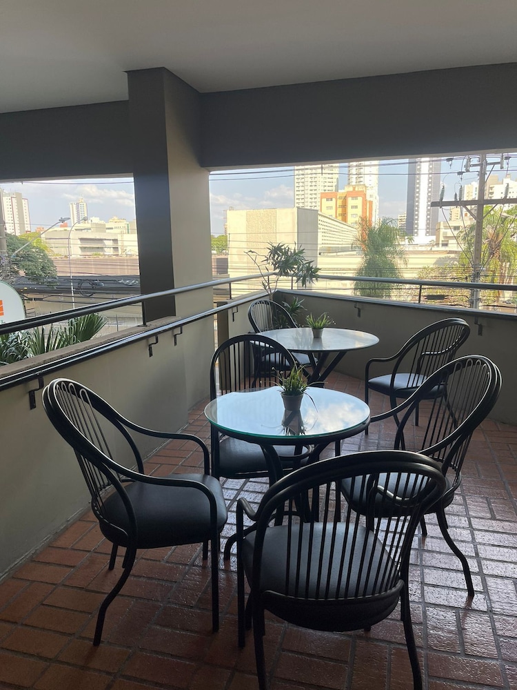 harbor self buriti suites hotel