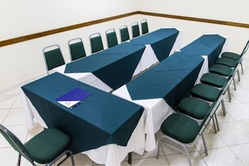 harbor self buriti suites hotel