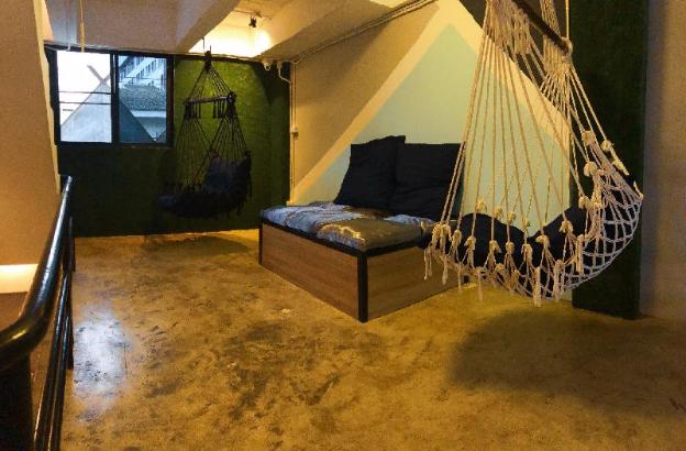 me u2 and i smile hostel