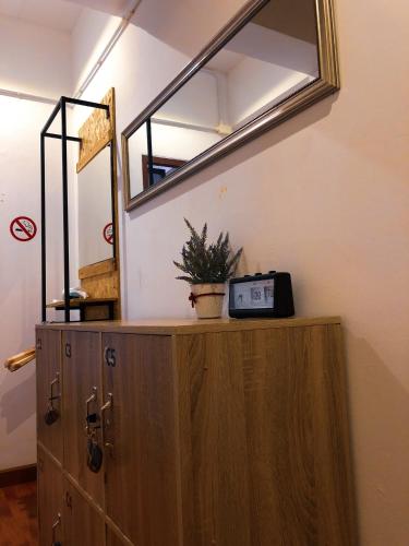 me u2 and i smile hostel