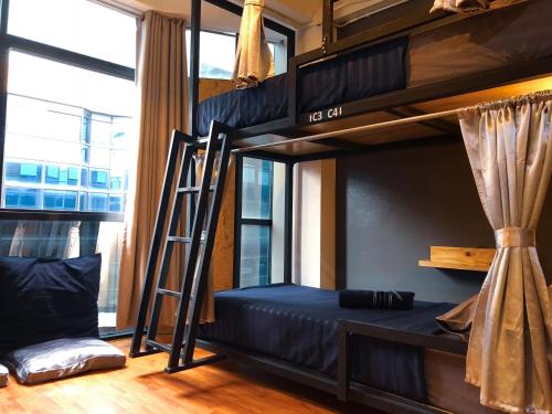 me u2 and i smile hostel