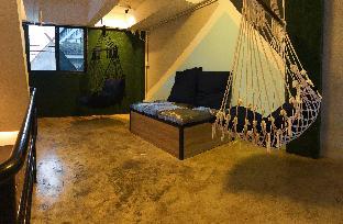 me u2 and i smile hostel