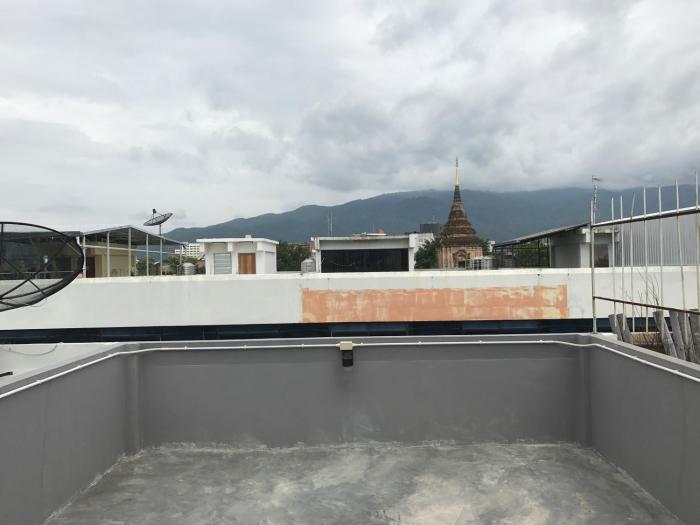 me u2 and i smile hostel