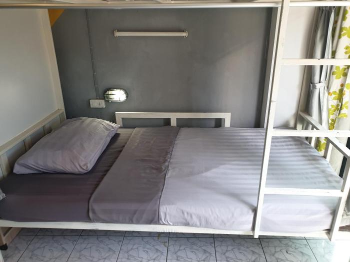 me u2 and i smile hostel