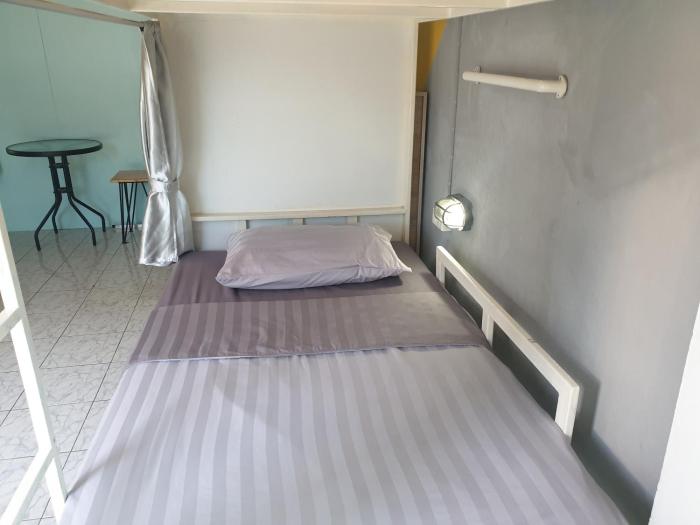 me u2 and i smile hostel