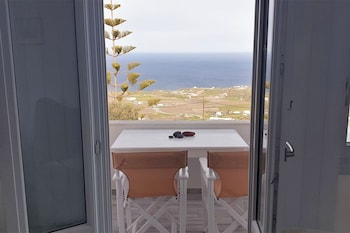 phaos santorini suites