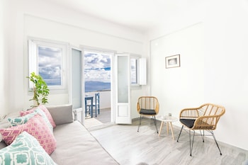phaos santorini suites