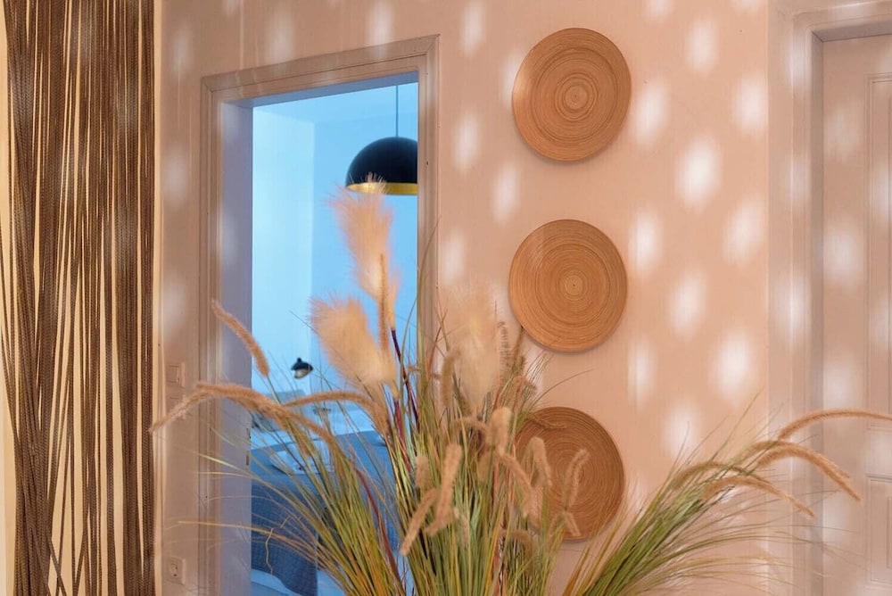 phaos santorini suites